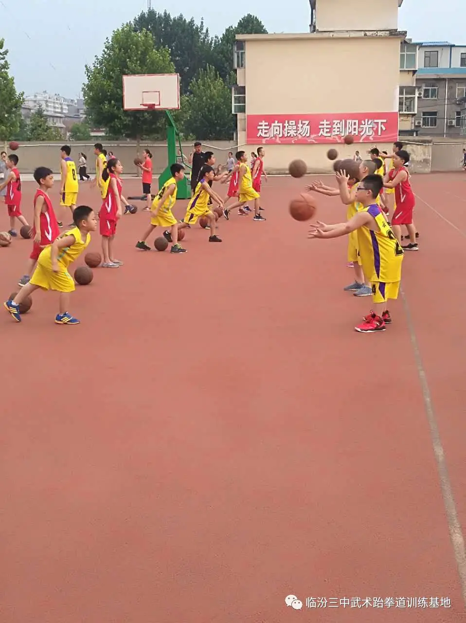 通过篮球训练提高协调性的实用技巧_2